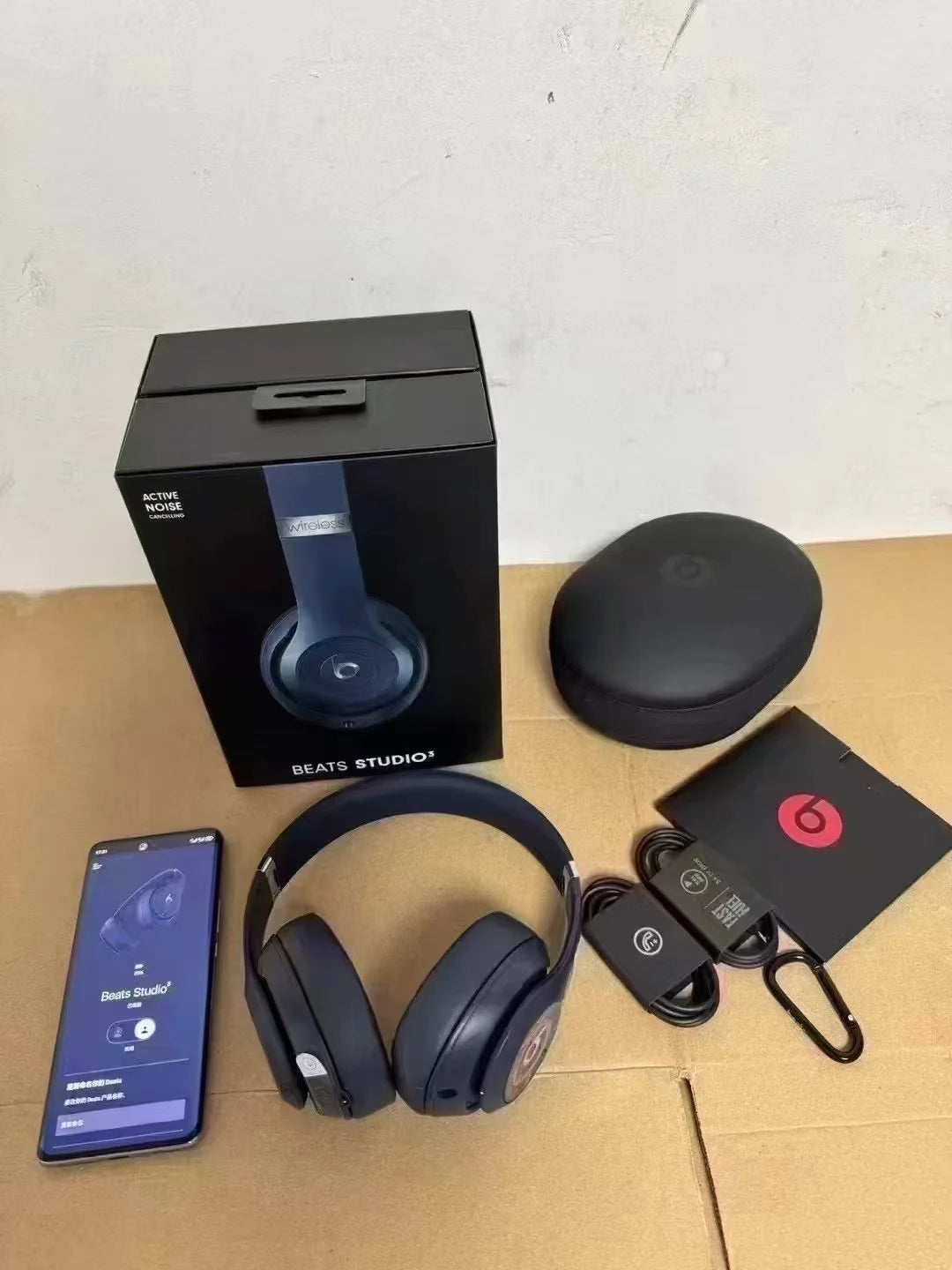 Beats Studio Solo 3.0 Wireless Stereo Bluetooth Headphones with Foldable Design and Animated Display